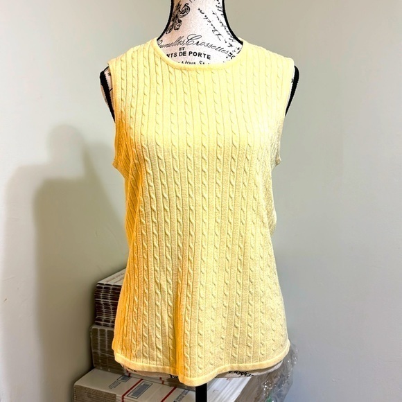 Jennifer Moore soft yellow vest - Picture 1 of 6
